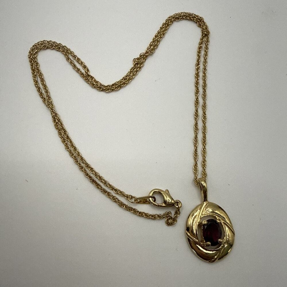 JJJ Necklace Gold Tone Amethyst Purple Oval Wave Ribbon Setting